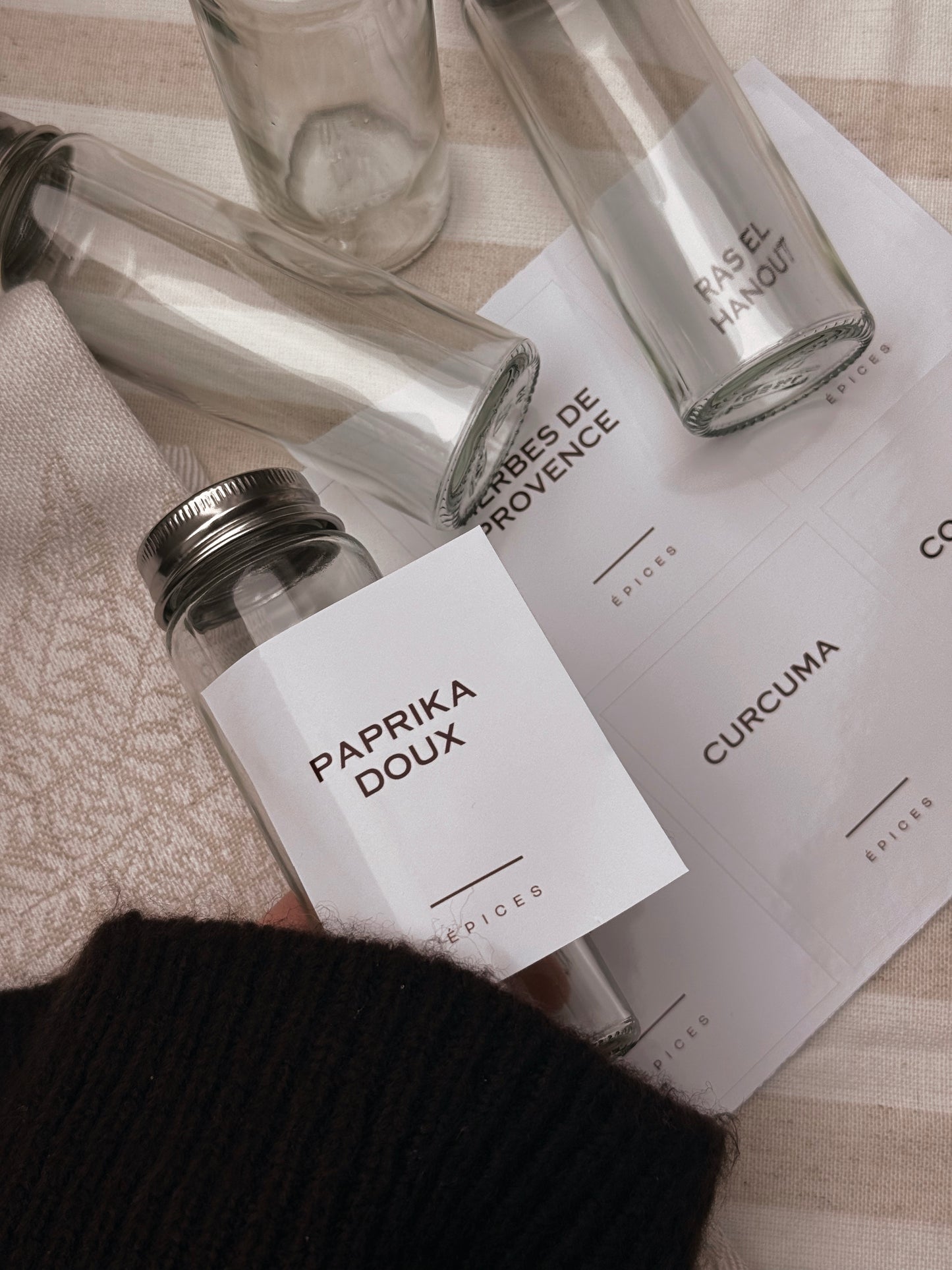 Lot de 12 étiquettes beige personnalisables